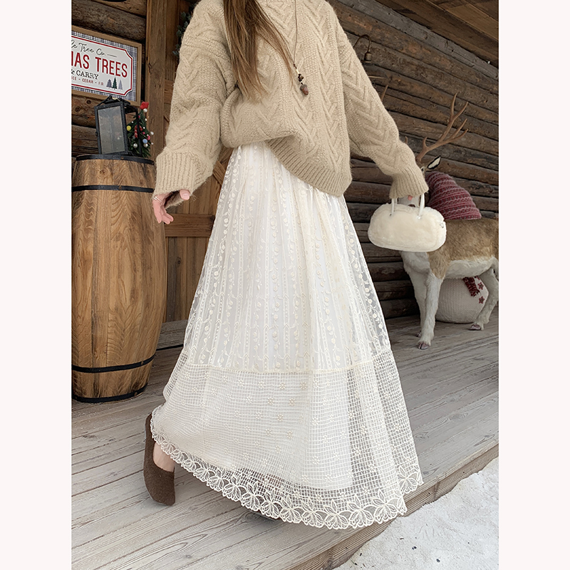 Apricot Lace Jacquard A-Line Skirt with Embroidered Details - Image 5
