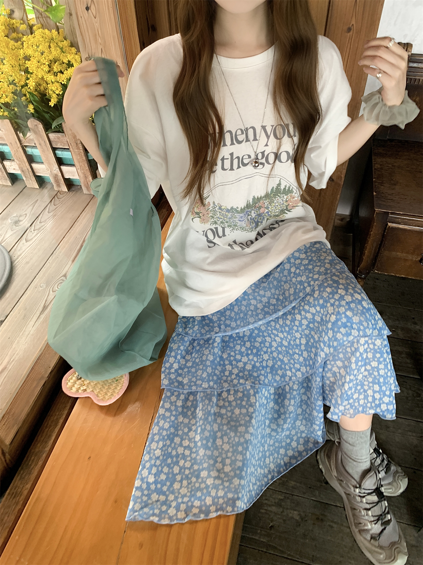 Lazy Loose Fresh Artistic Print T-Shirt and Irregular Floral Skirt Two-Piece Set - Image 2