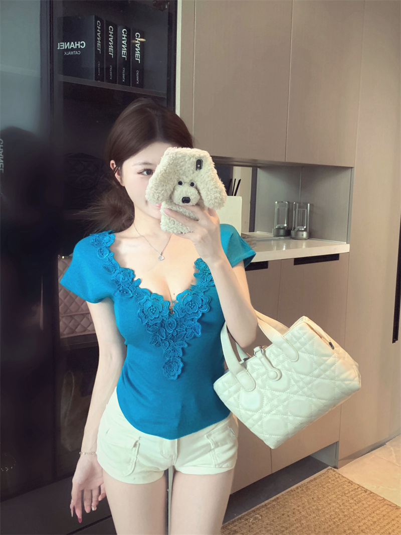 Women's Embroidered V-Neck Slim Knit Short Sleeve Top Summer Vest - Image 3