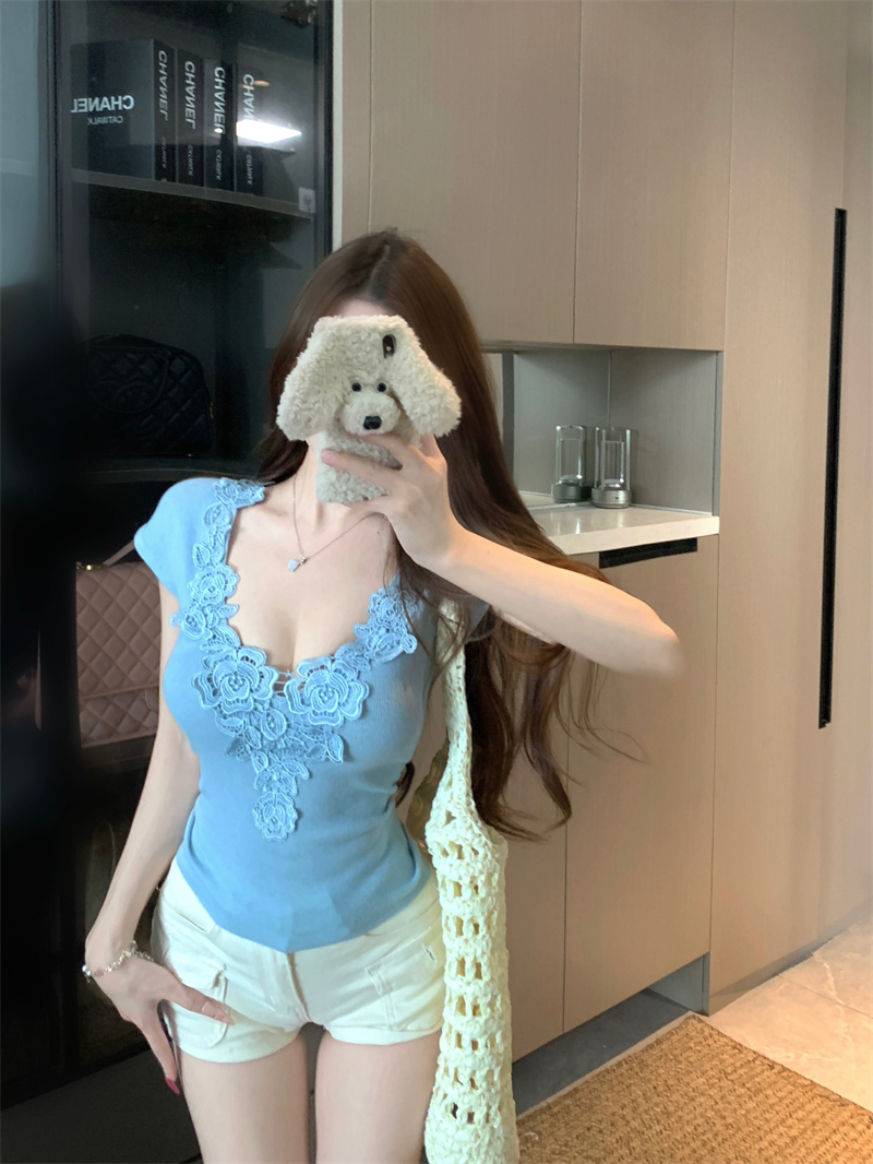 Women's Embroidered V-Neck Slim Knit Short Sleeve Top Summer Vest