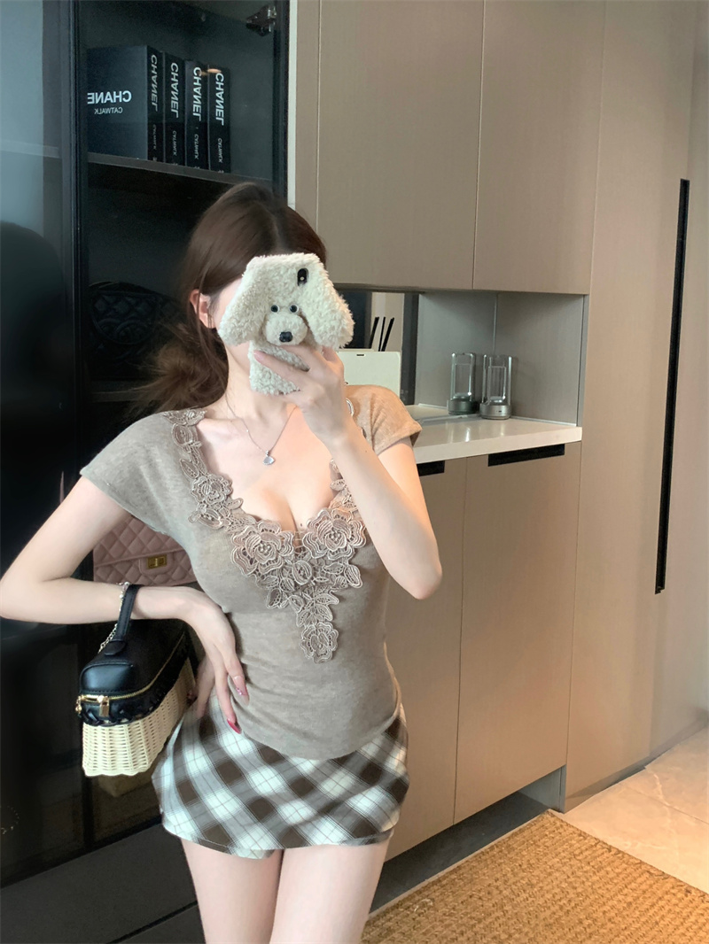 Women's Embroidered V-Neck Slim Knit Short Sleeve Top Summer Vest - Image 4